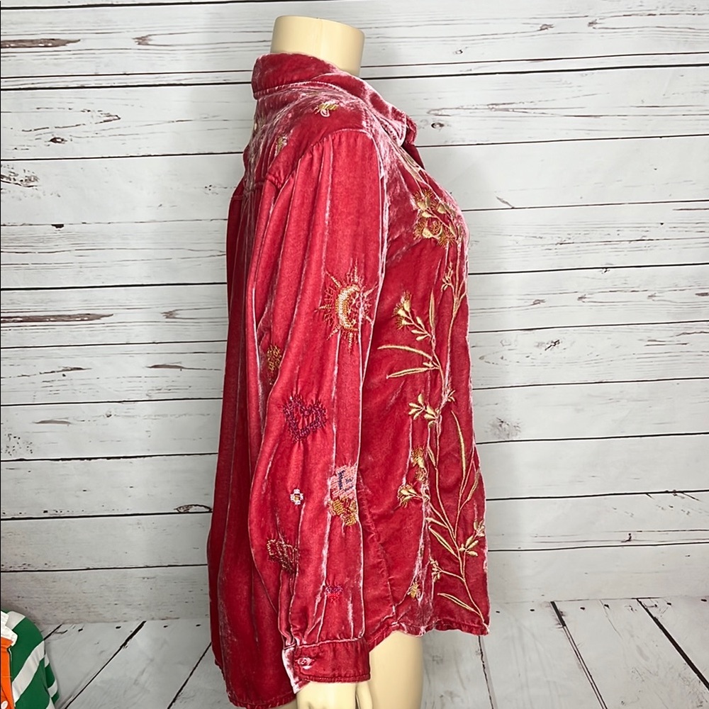 Johnny Was Red Gold Embellished Oversized Shirt - Picture 2 of 8